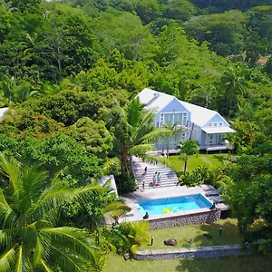 Red Coconut Self-catering , Baie Lazare (Mahe) Seychellen